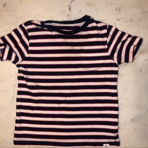 Gap boys stripped tee-shirt in size 5T